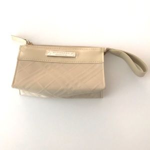 Burberry cream bag small NWOT Good 4 make-up perfume jewelry Excellent Condition